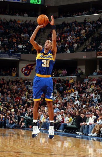 米兰围绕左 米兰围绕左